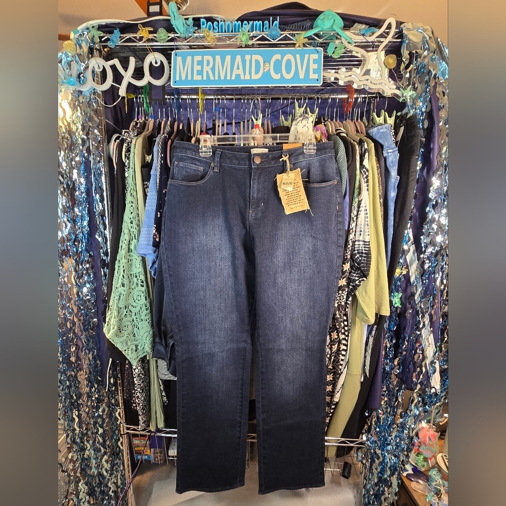 #0195 Sz 12 NWT COLDWATER CREEK Mini Bootcut Leg Curvy Fit 17"Waist 32.5"Inseam
